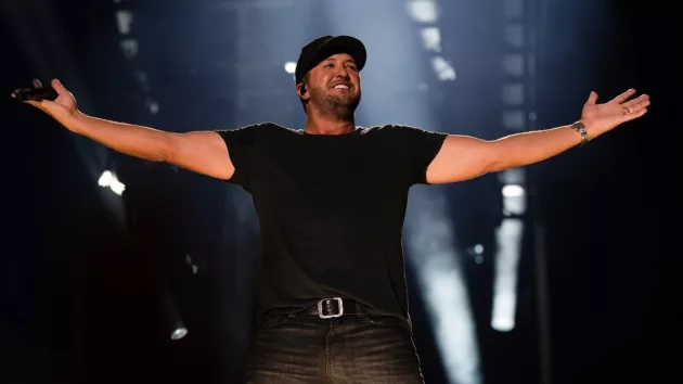 m_lukebryan2023cmafest2abc816319