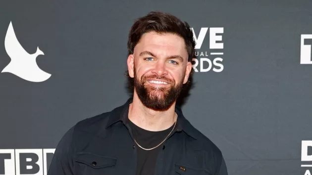 g_dylanscottfgmadoveawards202366085