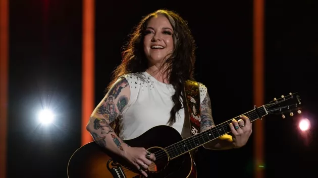 m_ashleymcbryde2023cmafestperformancewhitetopabc534494