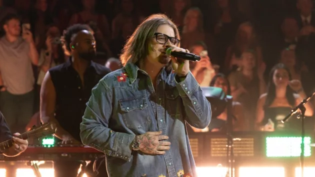 m_hardy2023cmaawardsperformancedisneyfrankmicelotta147785