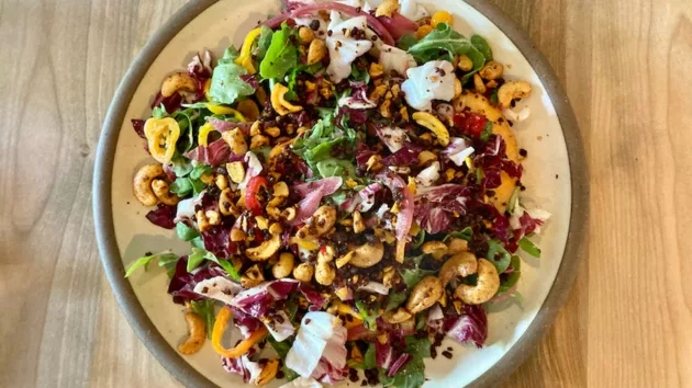 g_applesaladstockimage342612