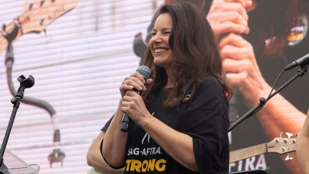 getty_fran_drescher_10272023878343