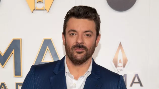 m_chrisyoungcmaawards2023disneyscottkirkland_0957296