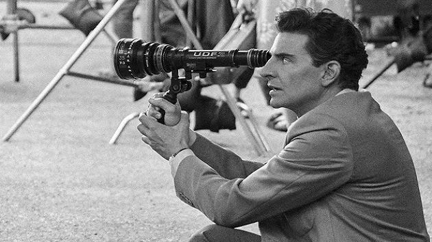 e_bradley_cooper_on_maestro_set_08162023488559