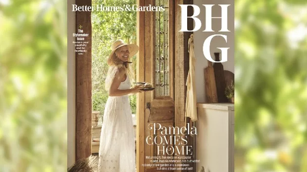 e_pamela_anderson_bhg_08072024699534