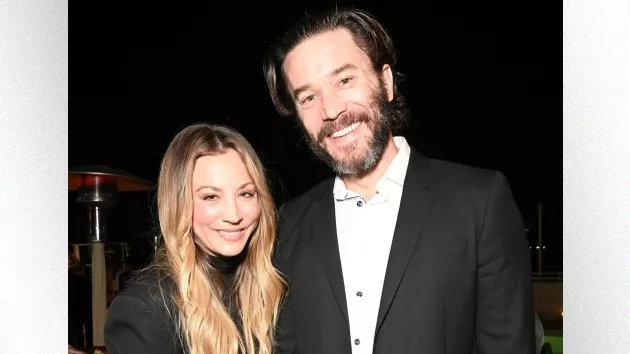 getty_kaley_cuoco_tom_pelphrey_08142024169597