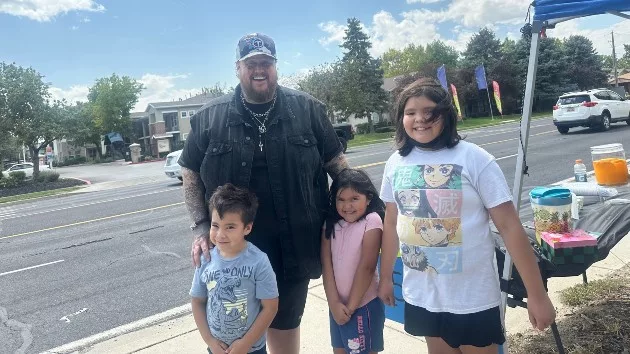 m_jellyrollandkids_082624286678