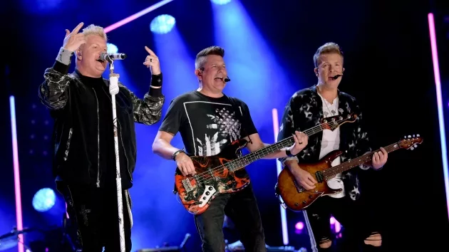 g_rascalflatts2019cmafest514130