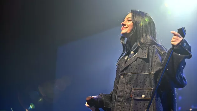 getty_jessiemurphdenimjacketonstage848571