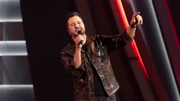 m_lukebryan2024cmaawardspeformancedisneyfrankmicelotta367559