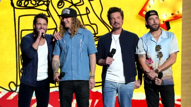 g_parmaleecmtmusicawards2024onstage906881