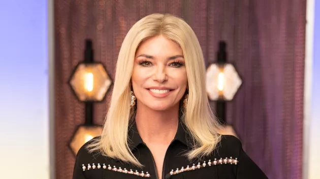 m_shaniatwainamericanidol2024disneyericmccandless981365