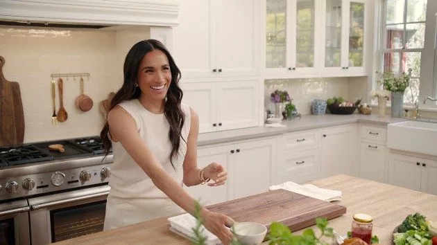 e_meghanmarkle_011325410753