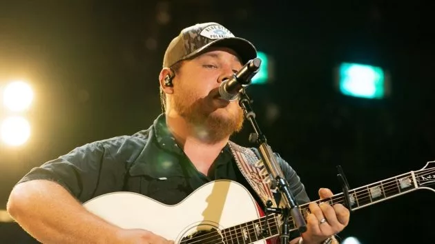 m_lukecombs2022cmafestperformanceabc547436
