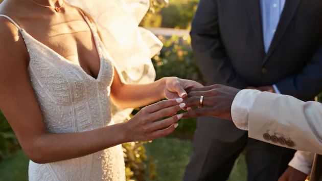 getty_marriage_013125381233