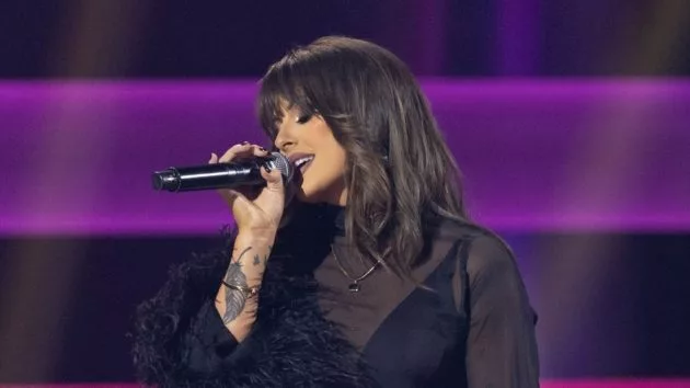 m_ellalangley2024cmaawardsonstagedisneyfrankmicelotta445380