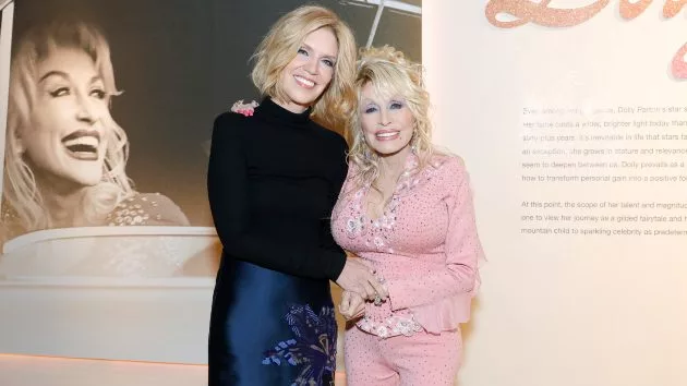 getty_dollypartonalisonkrausscmhof495567