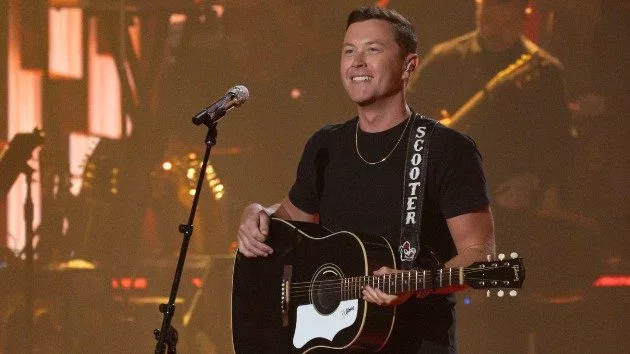 m_scottymccreeryonidol_052325286913