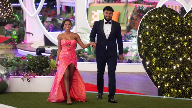e_loveislandamayabryan_071425423960
