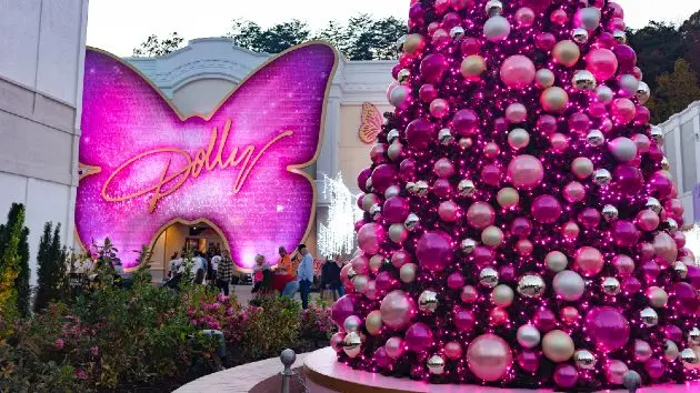 m_dollywoodchristmas383585