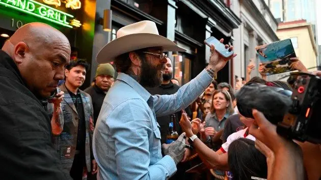 getty_postmaloneoutsidebar_112425840899