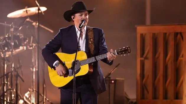 m_zach20top20cma_frank20micelotta_112525896236