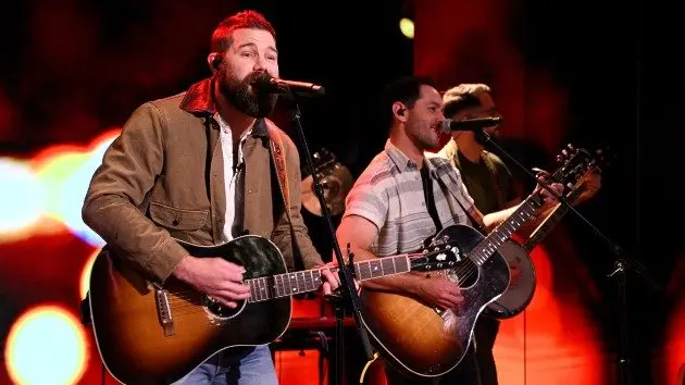 m_jordandaviskellyandmichael2025abc679495