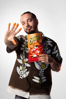 frito_lay_north_america_cheetos_sponsors_j_balvin_fingertips209570