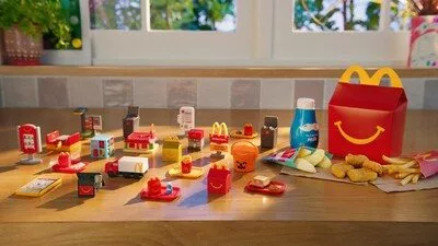 lil_mcdonalds_happy_meal732655