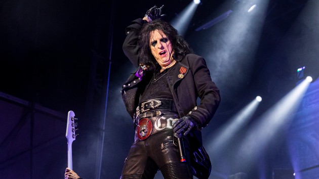 getty_alicecooper_112921