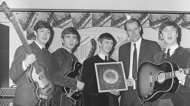 getty_georgemartinwiththebeatles630_011922