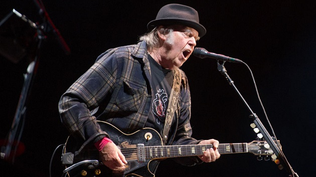 getty_neilyoung630_021122