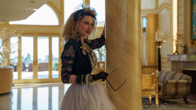 m_evanrachelwoodasmadonna_030222