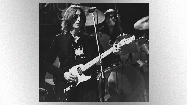 getty_johnlennon630_030922