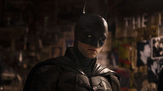 e_thebatmanstill_031722-2
