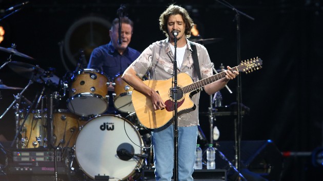 getty_deaconfrey_040622