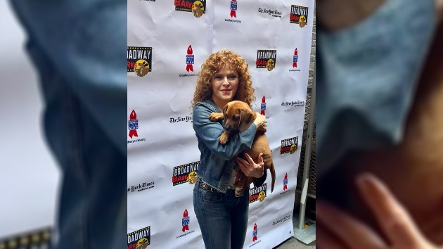 e_broadwaybarks_071122