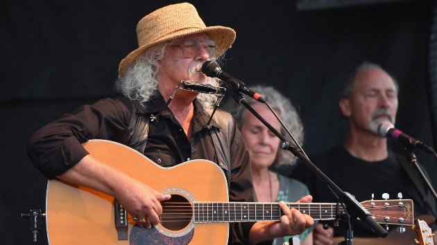 getty_arloguthrie_111422