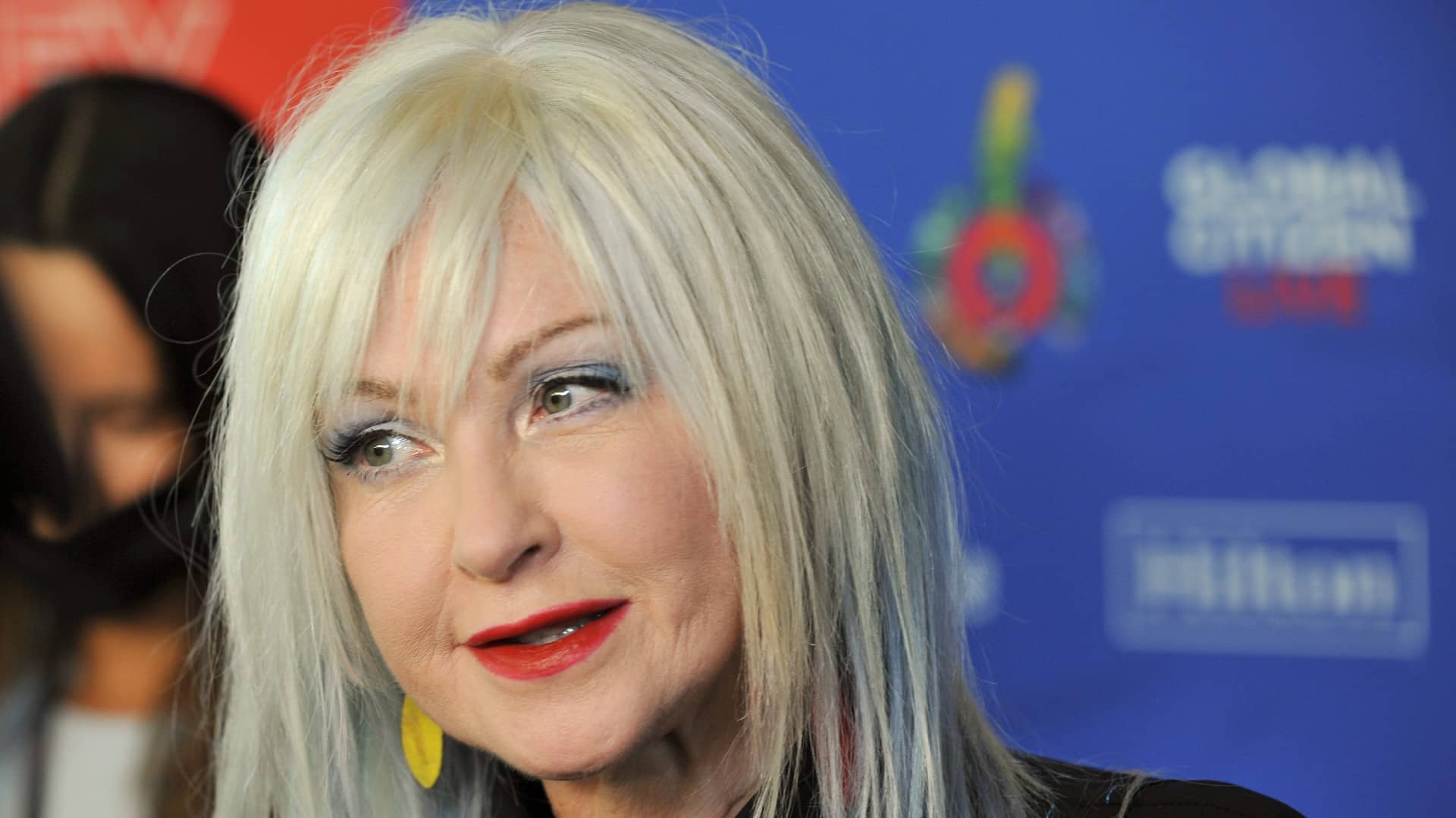 m_cyndilauper_121322