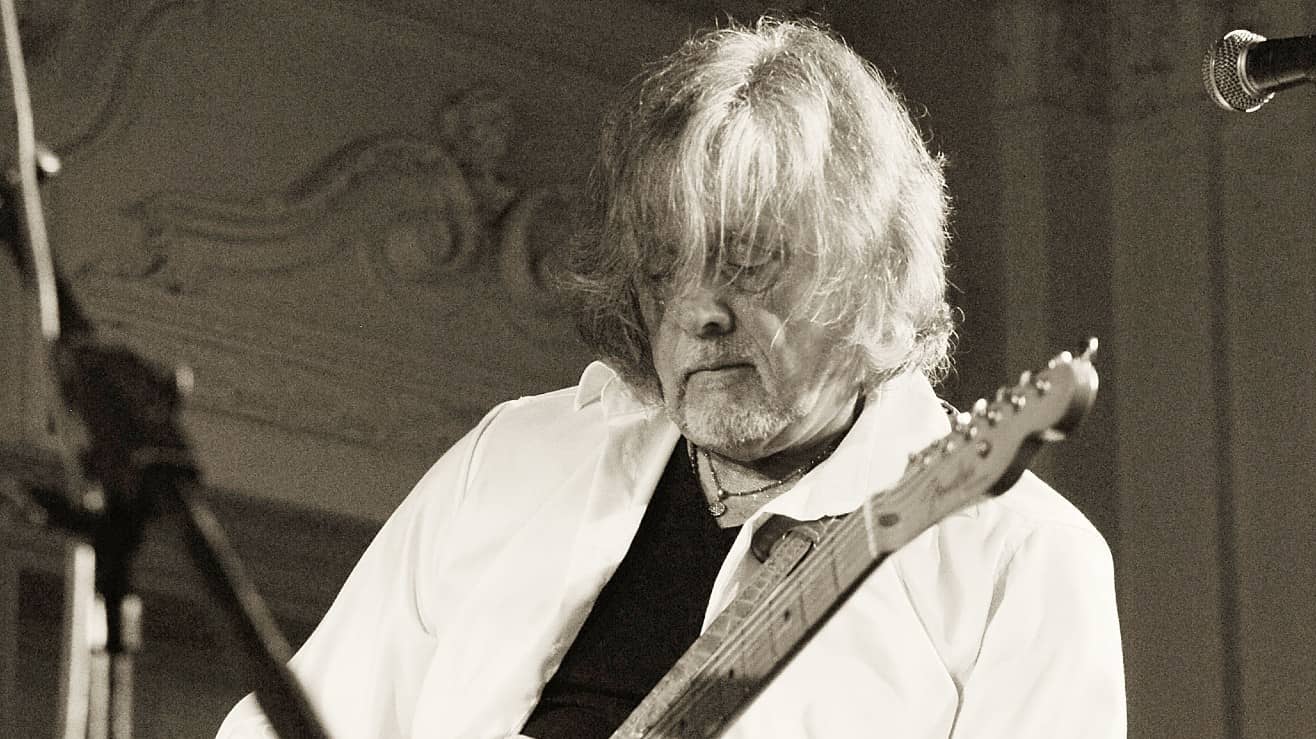 getty_toptopham_012523307815