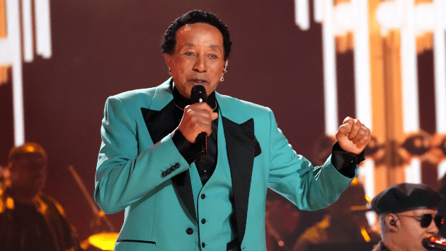 getty_smokeyrobinson_022323764136