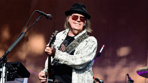 getty_neilyoung_030323614500