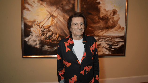 getty_ronniewood_032123831060