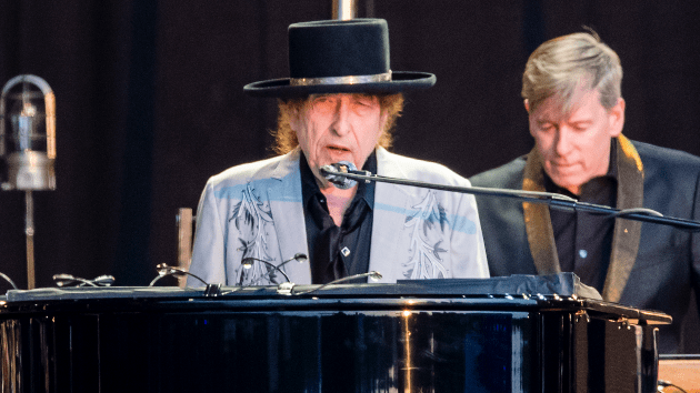 getty_bobdylan_04122362360