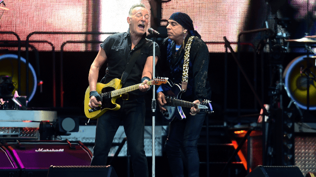 getty_bruce20springsteenlittlesteven_062623417398