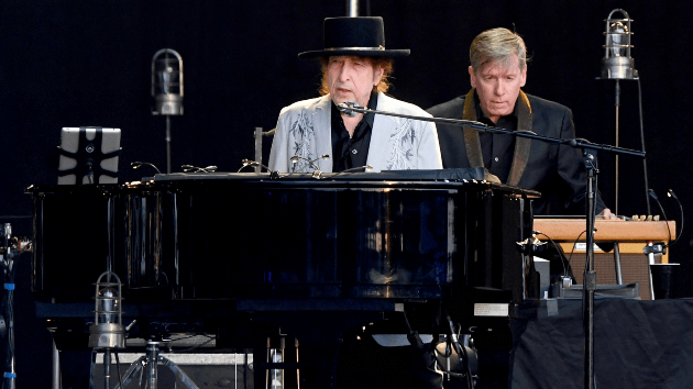 getty_bobdylan_071723889333
