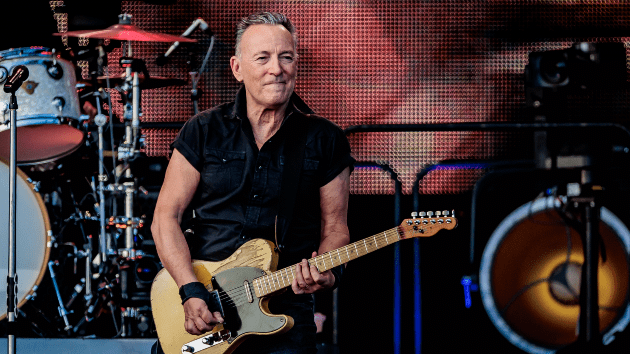 getty_brucespringsteen_081023512765