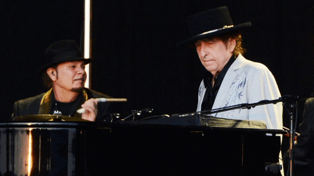 getty__bobdylan_082423898754