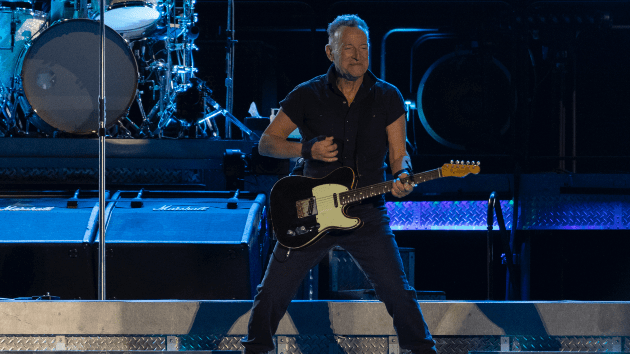 getty_brucespringsteen_08282395590