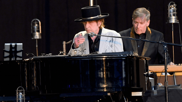 getty_bobdylan_082923702825